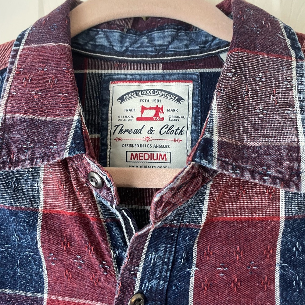 Men’s button up - Picture 4 of 4